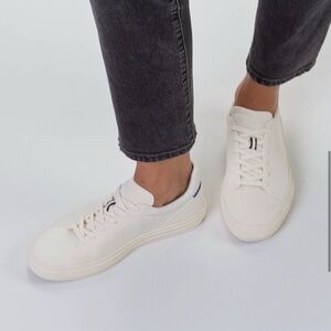 Rothy’s Lace Up Sneakers Tennis Shoes in Bone Cream White Women’s size 10